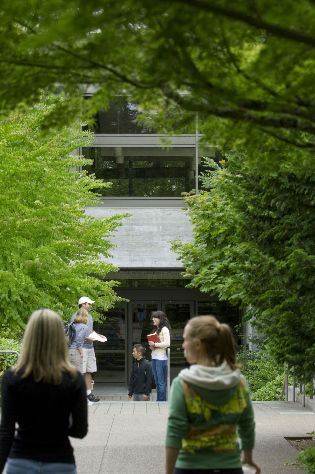 The walkway facing Wood Hall near Boley Law Library