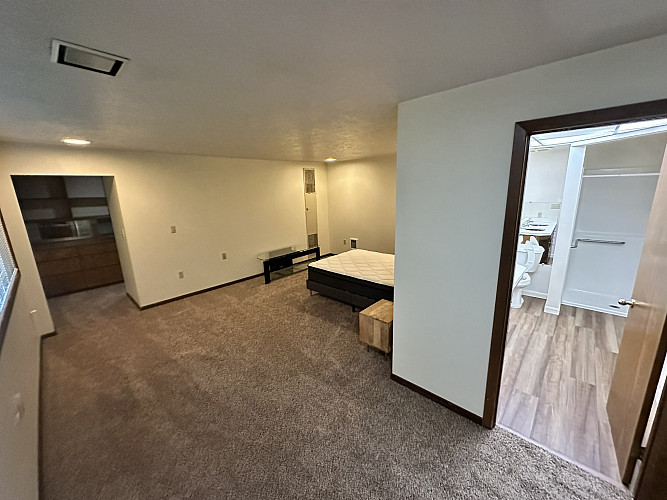 10025-Primary Bedroom #4-2
