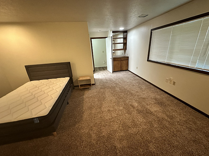 10025-Primary Bedroom #4-4