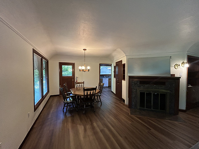 425- Dining Room
