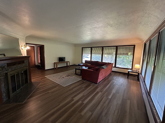 425 -Living Room
