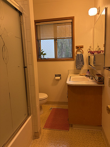 10300 Bathroom 1