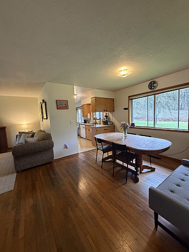 10300 Living room/Dining room from hallway to the bedrooms