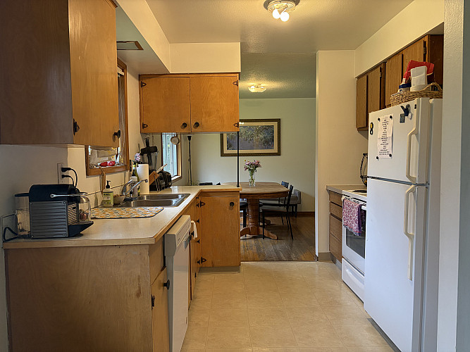 10300 Kitchen 1
