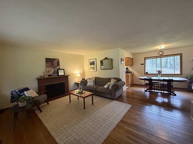 10300 Living room 1