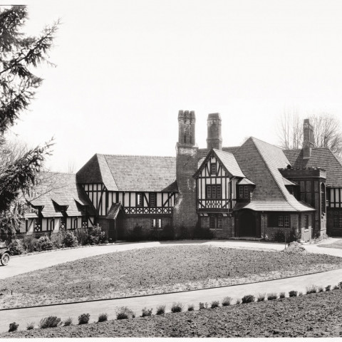 Cooley House (ca. 1928-29) was designed by Ellis Lawrence for Cameron and Claire Squires and built in 1924. Philanthropist Sue Cooley don...