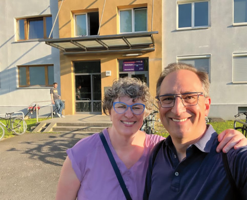 Laura Mundt BA '91 and Tony Paolucci BA '91.