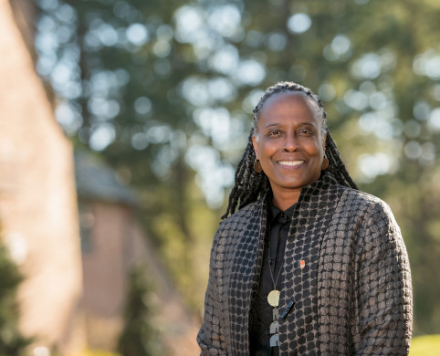 Dr. Robin Holmes-Sullivan