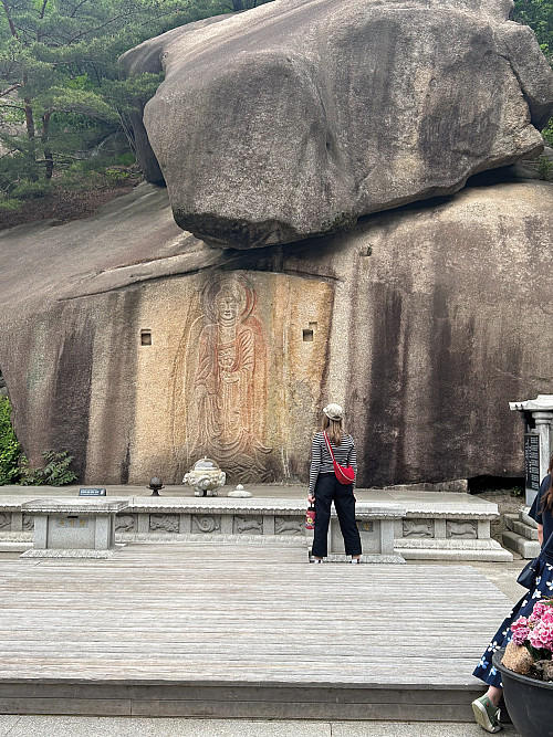 Mattie Harrop BA '26 at Samcheonsa Temple, Uijeongbu, South Korea.