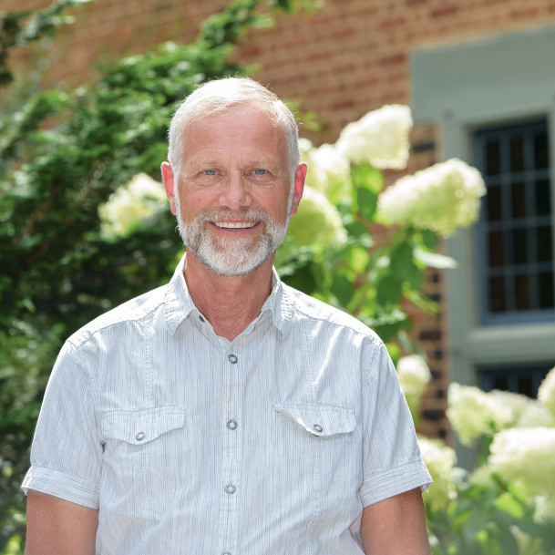 Dr. Paul Balmer