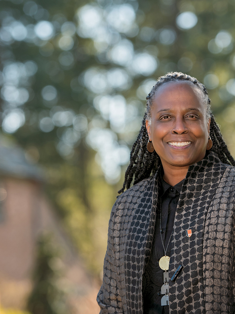 Dr. Robin Holmes-Sullivan