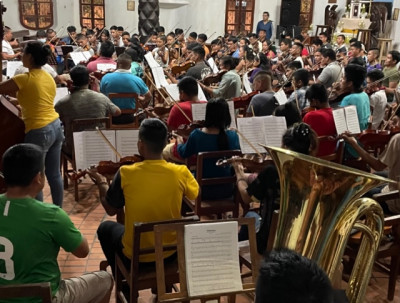 The orchestra in Urubichá, Bolivia, performed Freddy Vilches's original musical composition in a concert to commemorate the town's 160th...