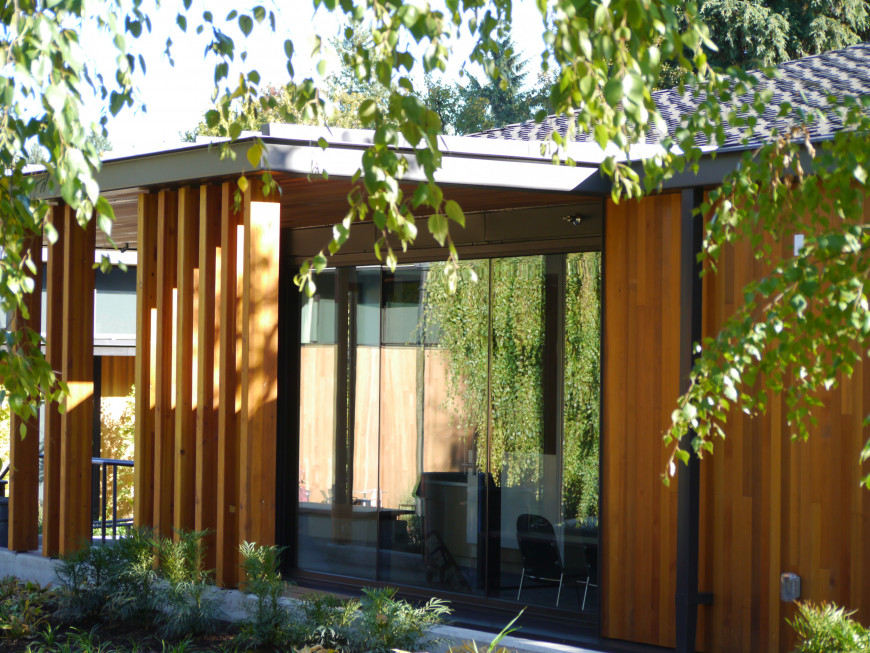 Along the side of the Odell Annex is an ADA-compliant walkway, leading to the entrance.Credit: Tara Elsa BA '26
